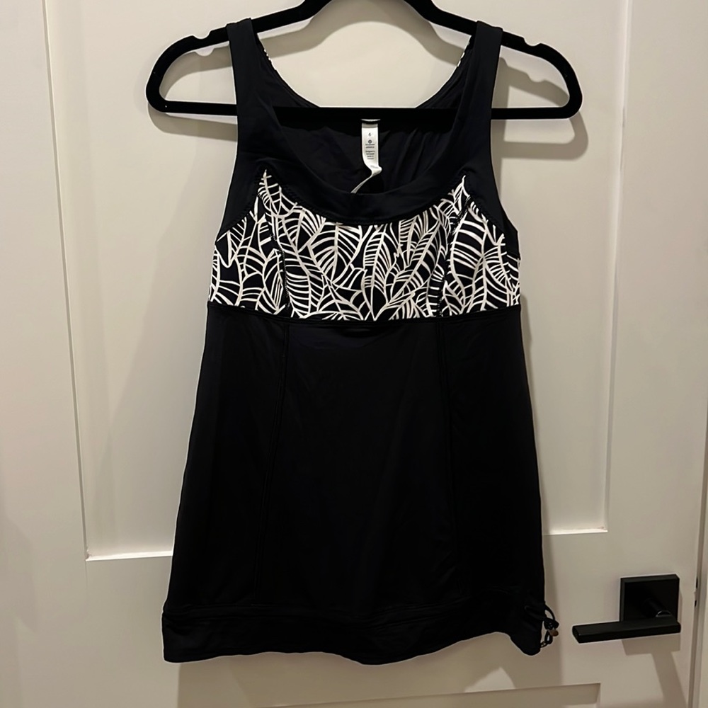 LULULEMON workout tank. VGUC